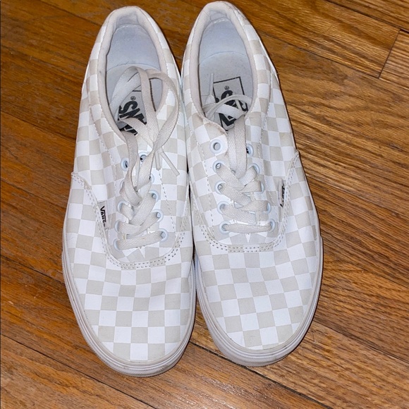 Vans Men's White Checkered Low-Top Sneakers - Picture 2 of 3